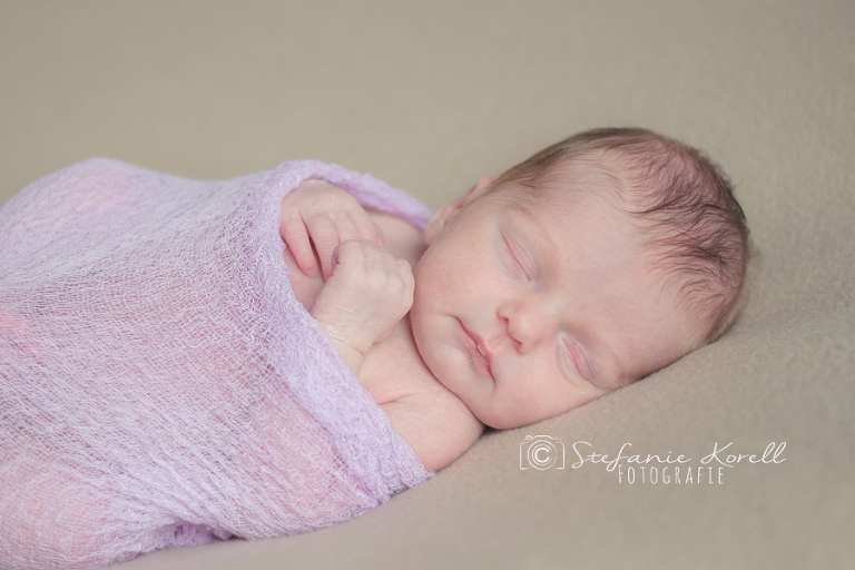 Neugeborenenfotos Eberdingen, www.babyfotografin-stuttgart.de