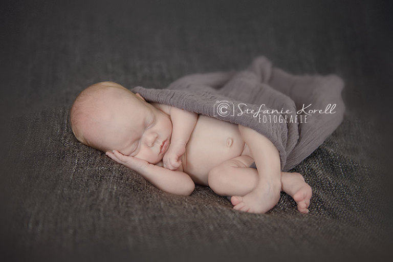 Neugeborenenfotoshooting Esslingen, www.babyfotografin-stuttgart.de