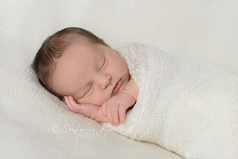 Neugeborenenfotografie Eberdingen, www.babyfotografie-stuttgart.de