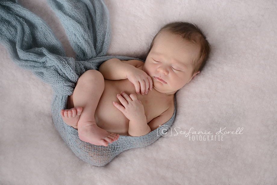Neugeborenenfotografie Eberdingen, www.babyfotografie-stuttgart.de