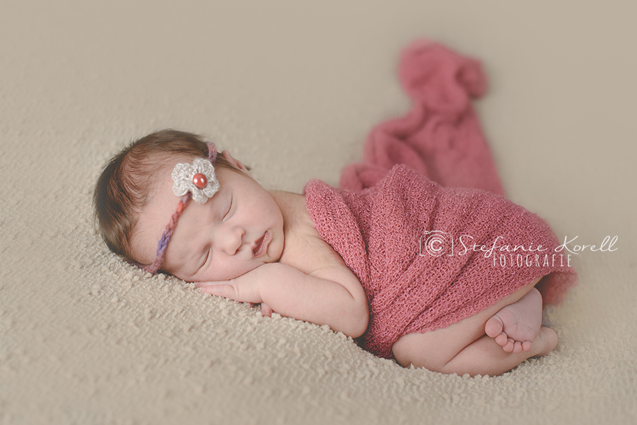 Neugeborenenfotografie Eberdingen, www.babyfotografie-stuttgart.de