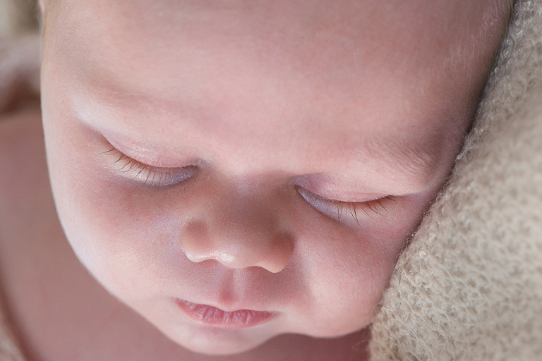 Neugeborenenfotos Leonberg www.babyfotografin-stuttgart.de