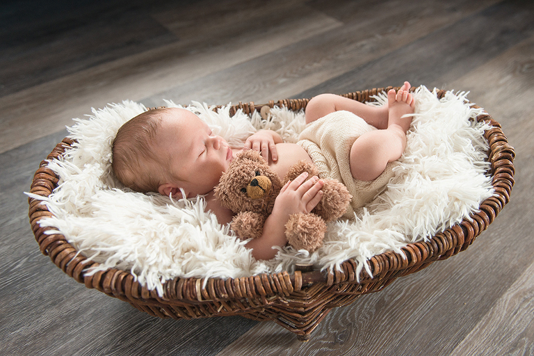 Neugeborenenfotos Leonberg www.babyfotografin-stuttgart.de