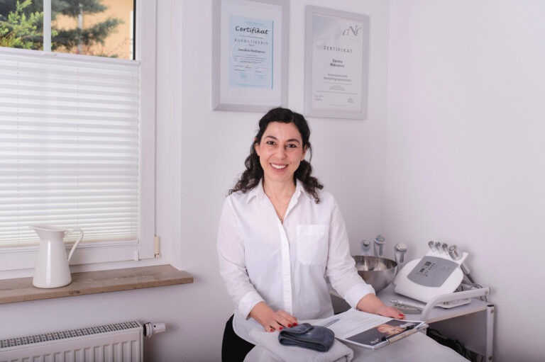 kosmetikerin-sandra-matosevic-portrait-personal-branding-fotografie-ludwigsburg-stefanie-korell